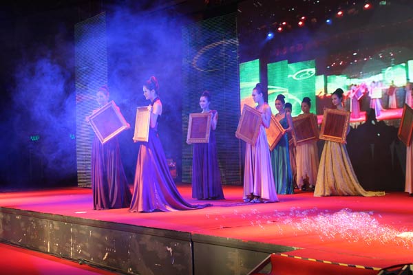 說明: http://www.yijiafu.net/UploadFile/images/news/2011/zhengzhoumotedibanxiu.jpg